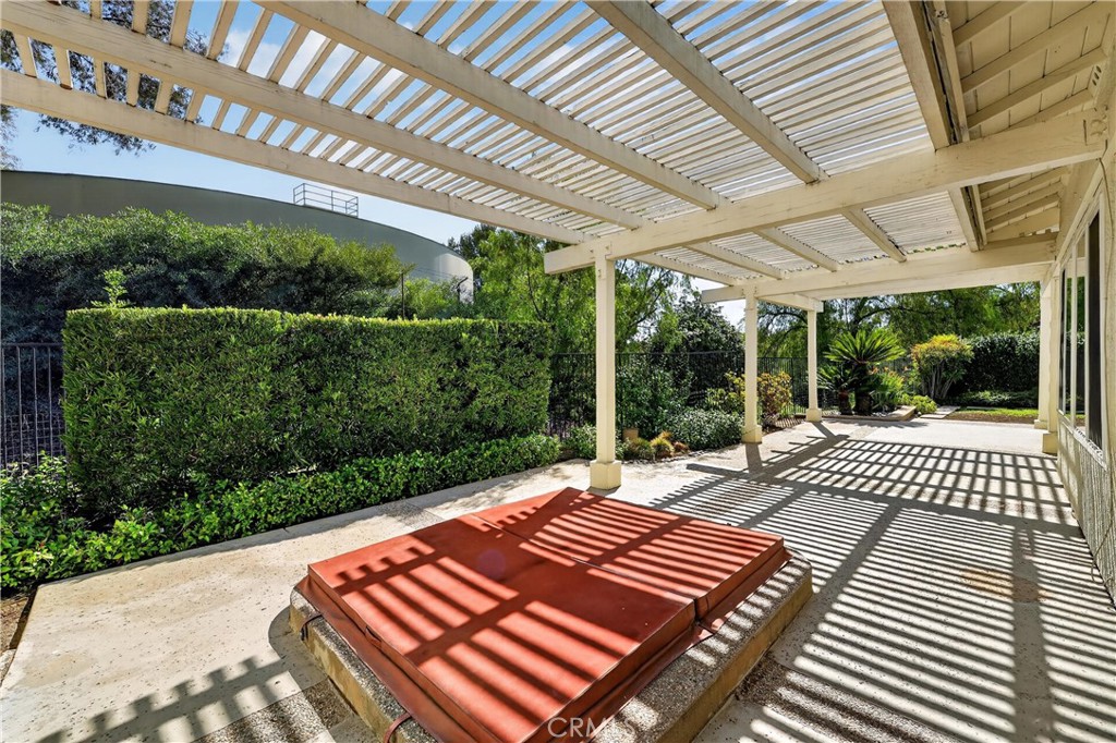 2224 Mountain Ridge