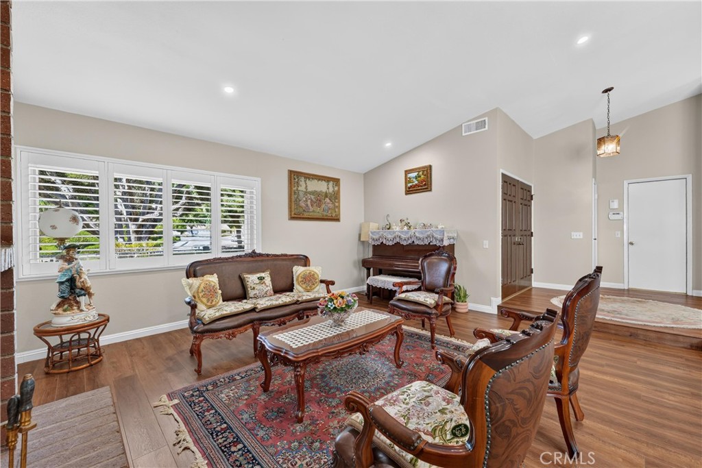 2224 Mountain Ridge
