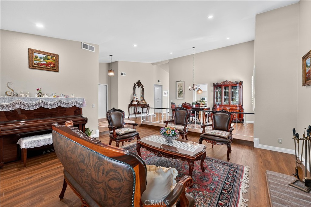 2224 Mountain Ridge