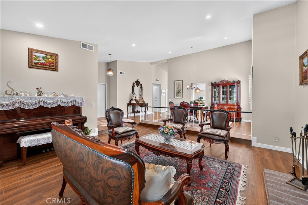 2224 Mountain Ridge