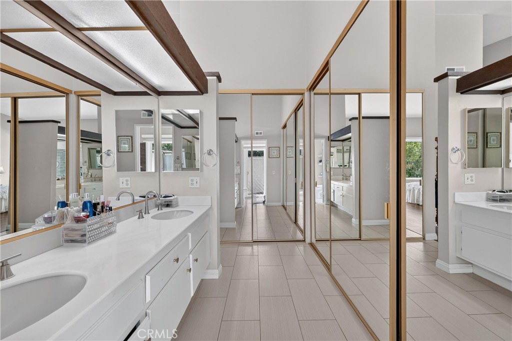 2224 Mountain Ridge