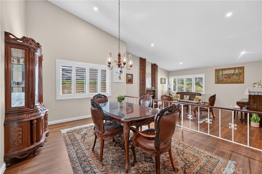 2224 Mountain Ridge