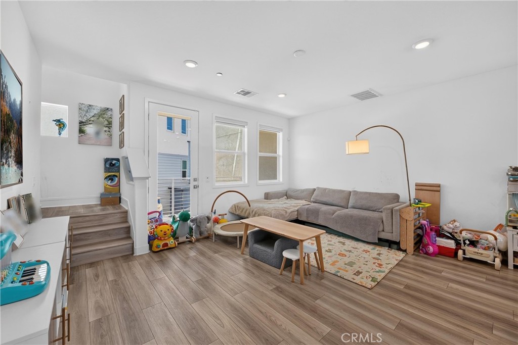 1635 W Lincoln Avenue 103