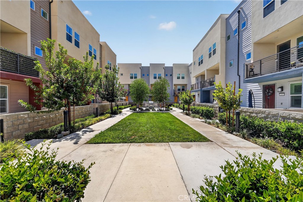 1635 W Lincoln Avenue 103