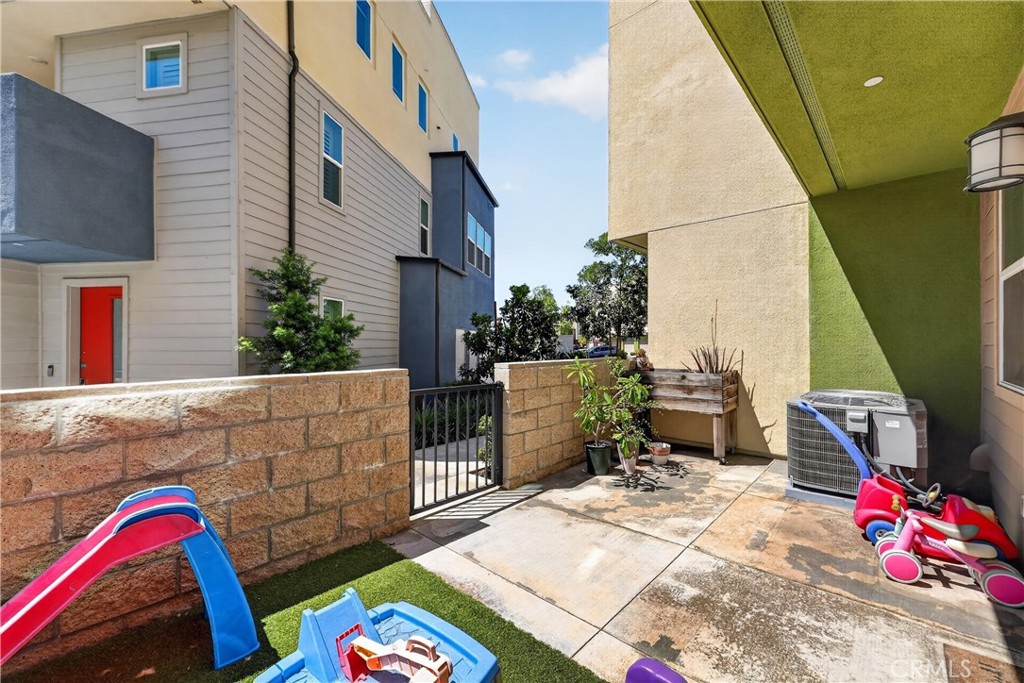 1635 W Lincoln Avenue 103