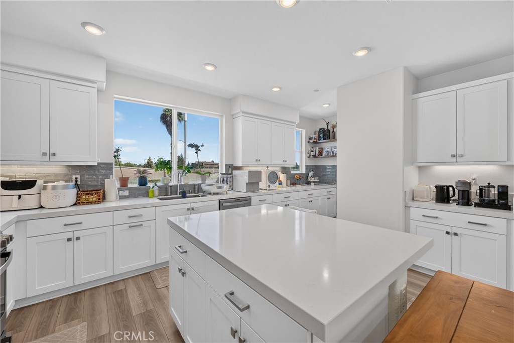 1635 W Lincoln Avenue 103