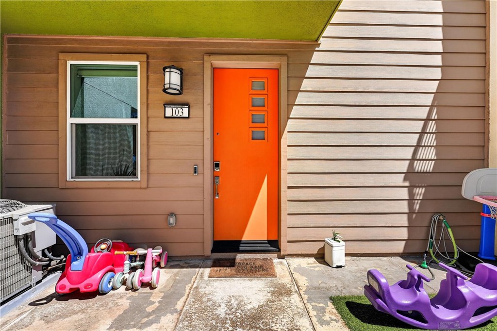 1635 W Lincoln Avenue 103