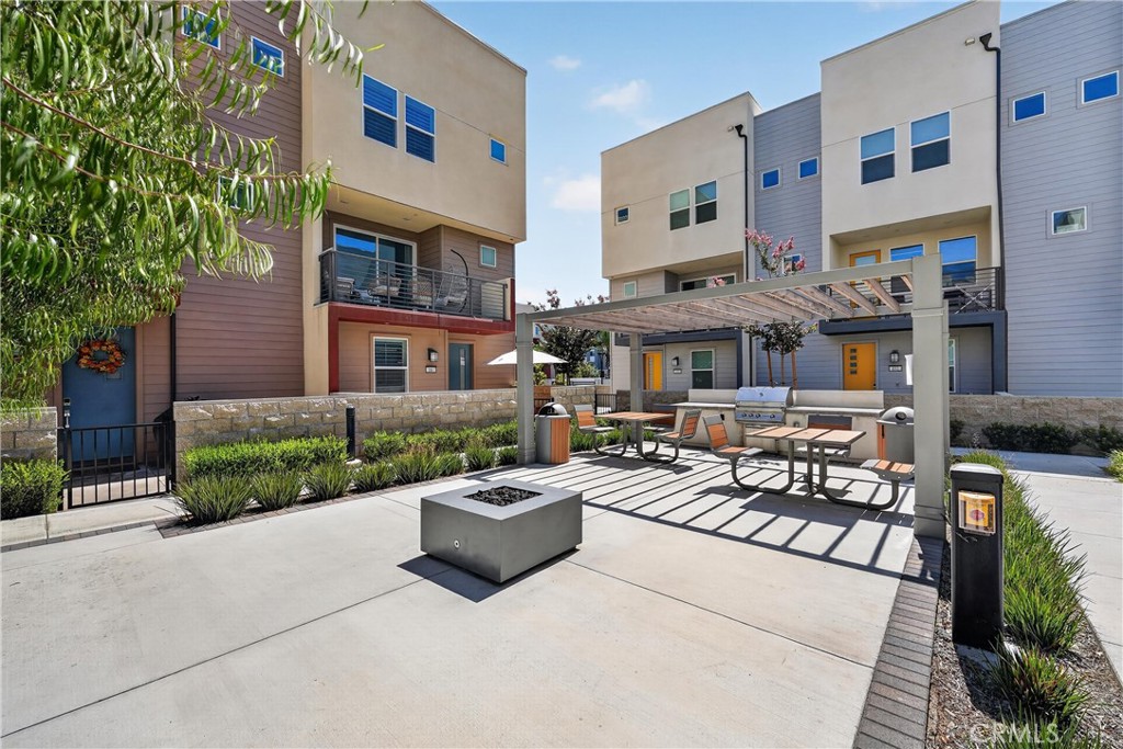 1635 W Lincoln Avenue 103