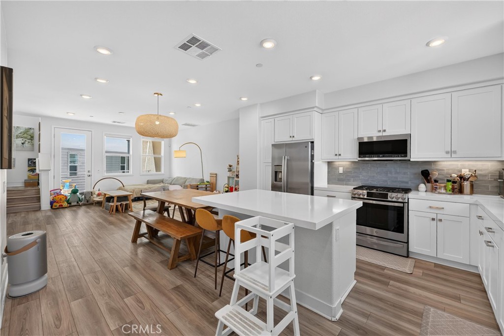 1635 W Lincoln Avenue 103