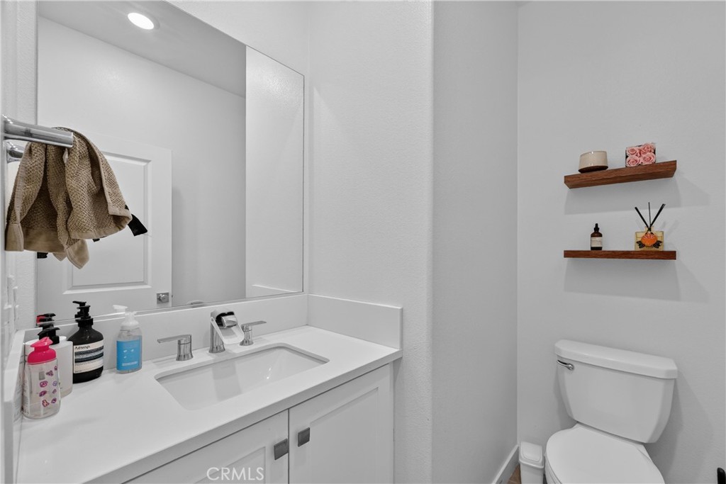 1635 W Lincoln Avenue 103