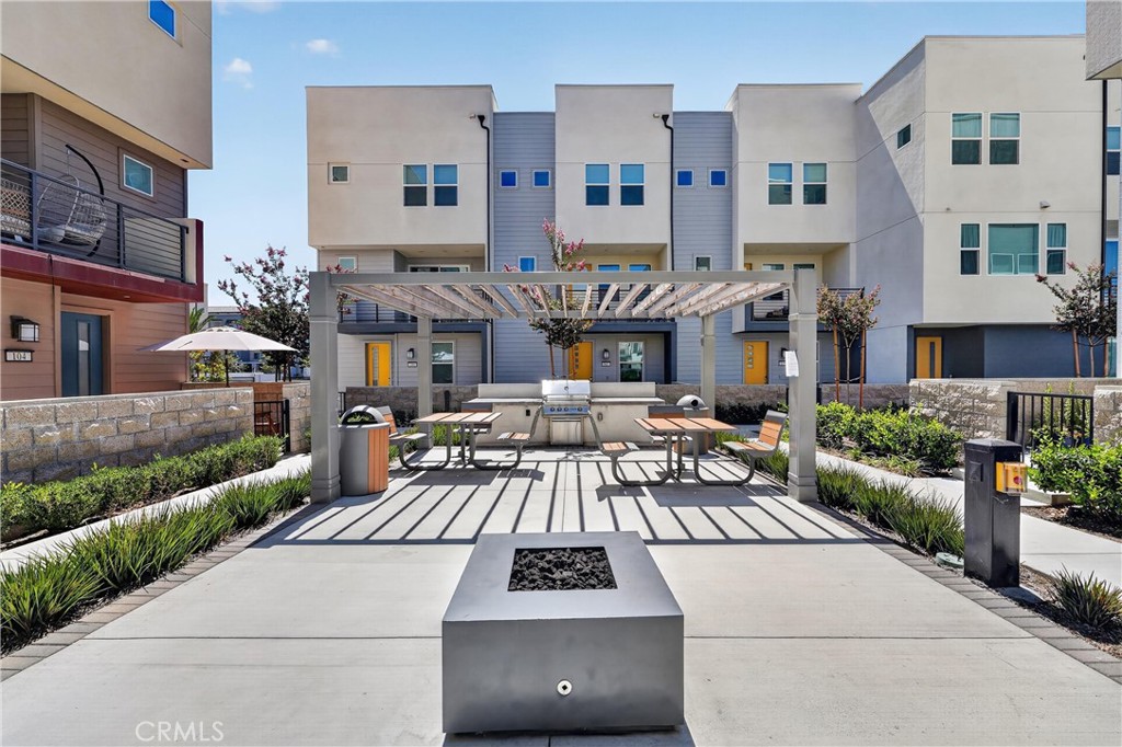 1635 W Lincoln Avenue 103
