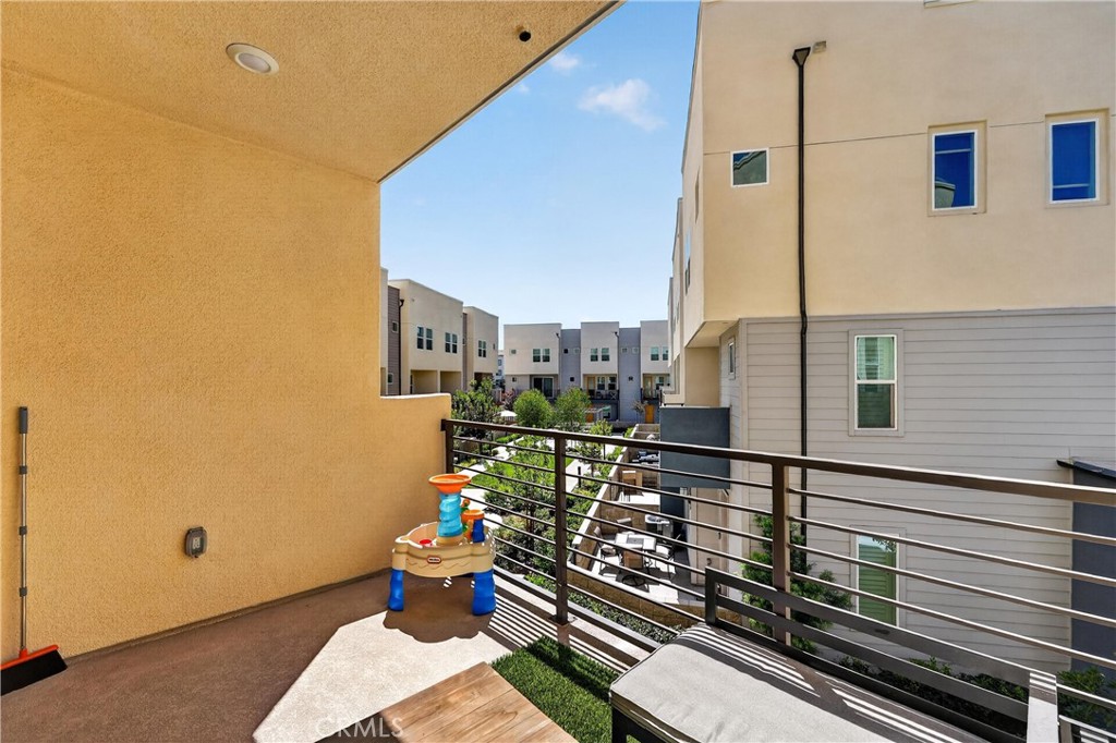 1635 W Lincoln Avenue 103