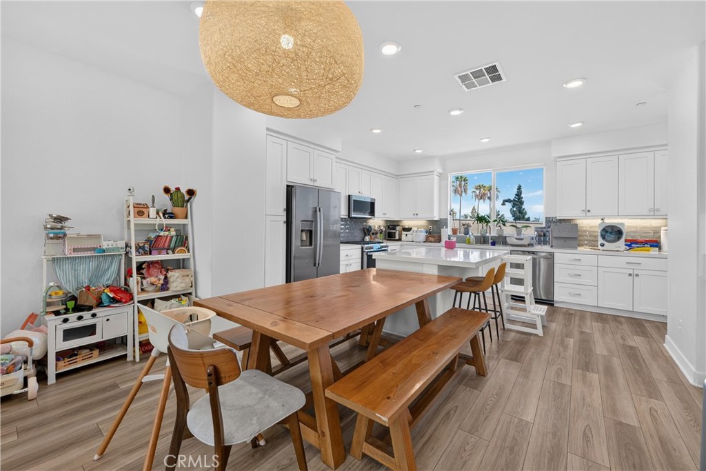 1635 W Lincoln Avenue 103