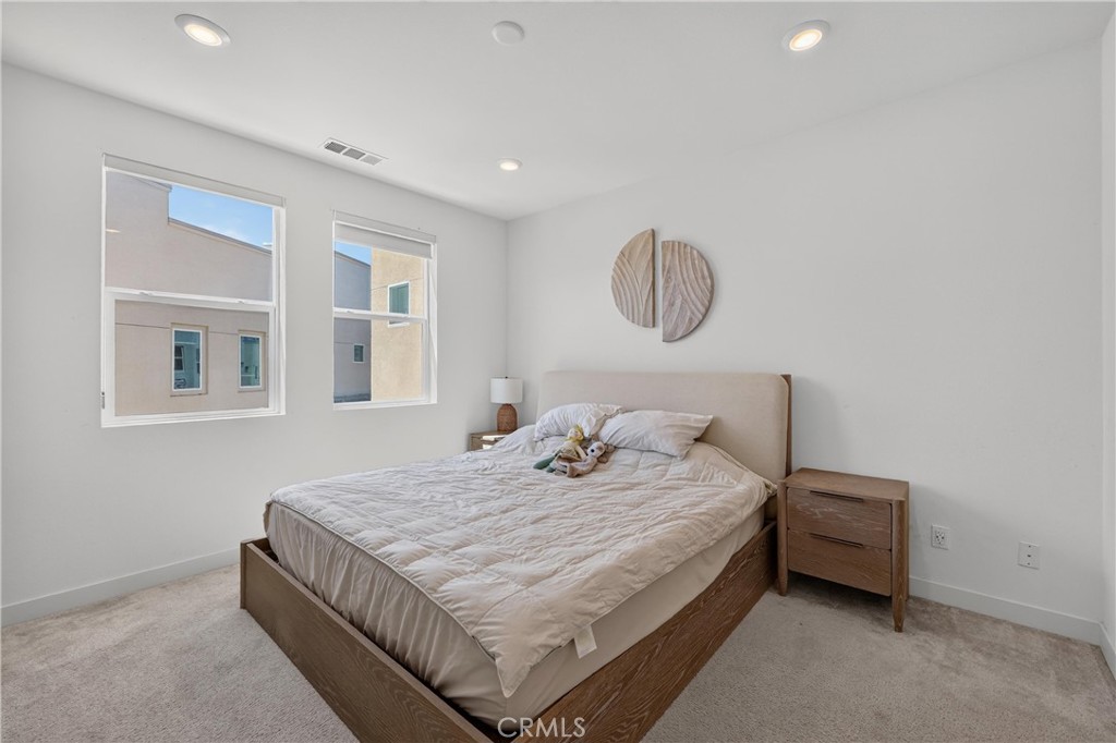 1635 W Lincoln Avenue 103