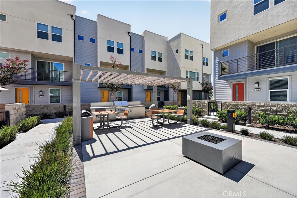 1635 W Lincoln Avenue 103