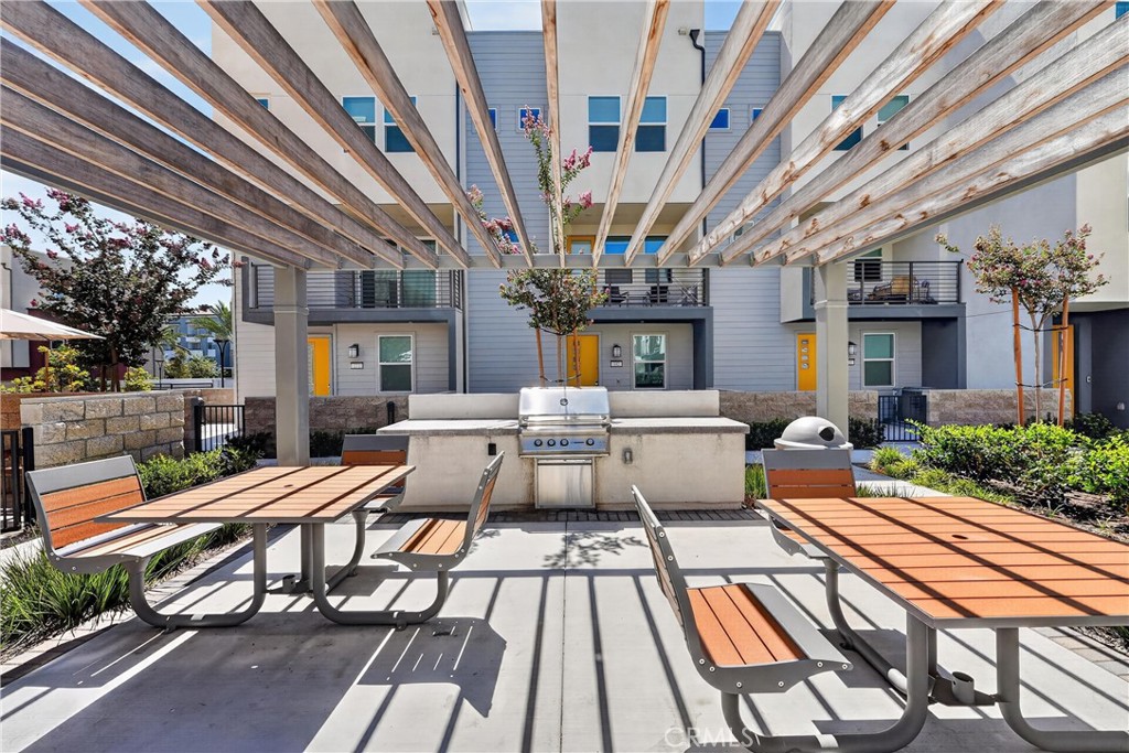 1635 W Lincoln Avenue 103