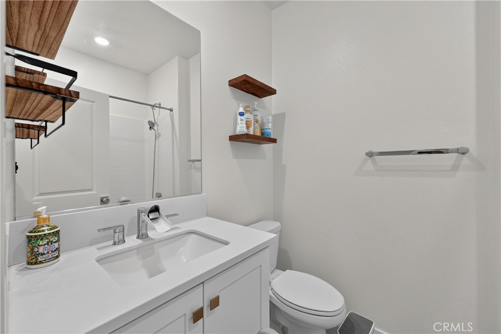 1635 W Lincoln Avenue 103