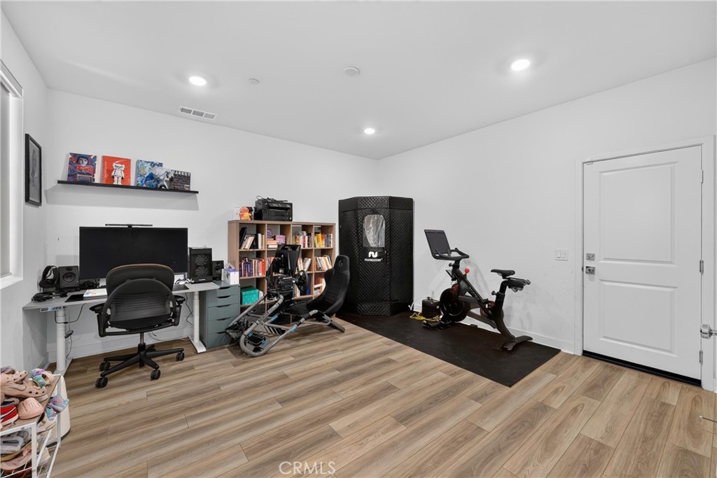 1635 W Lincoln Avenue 103