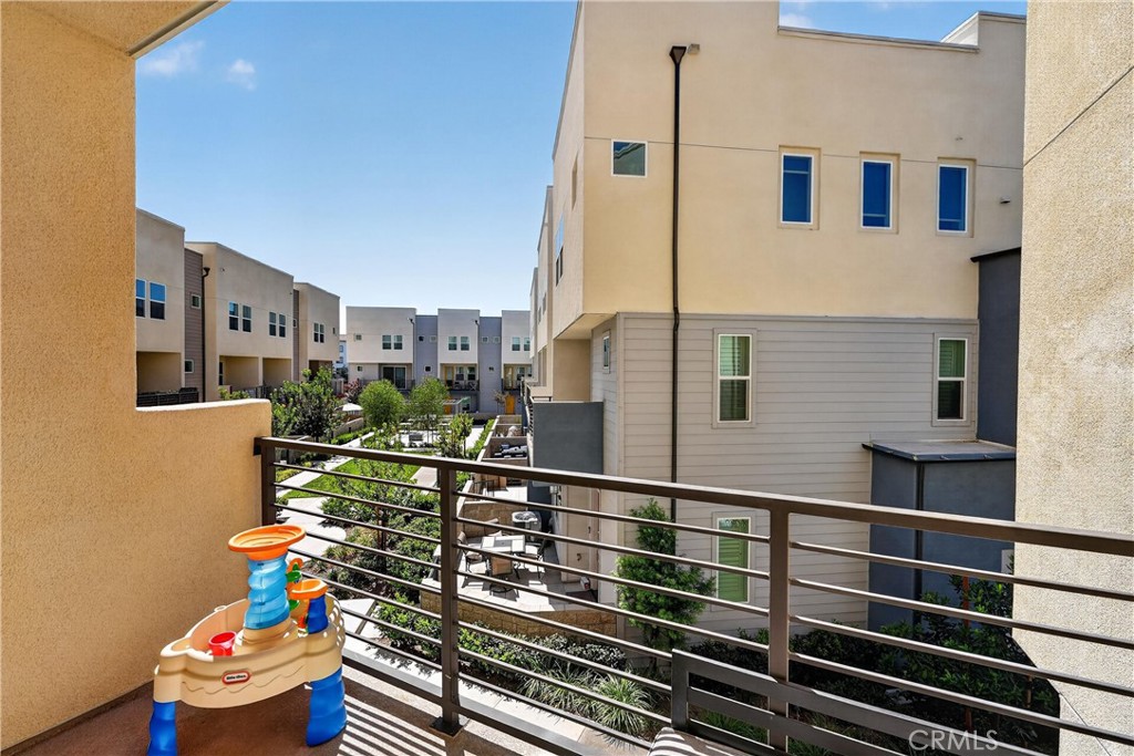 1635 W Lincoln Avenue 103