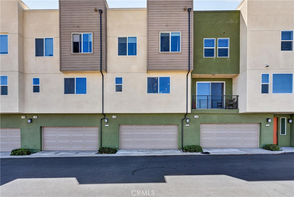 1635 W Lincoln Avenue 103