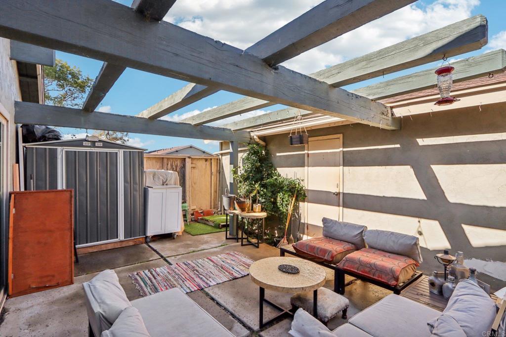 425 Los Arbolitos Boulevard