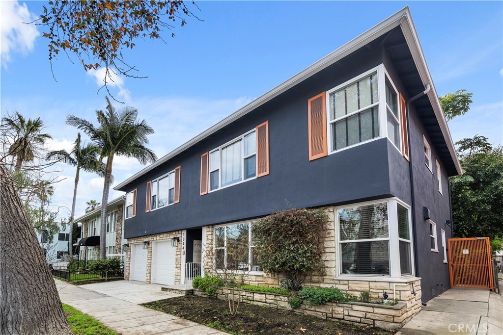 1334 E 1st ST Street 5