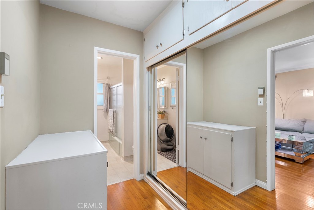 1334 E 1st ST Street 5