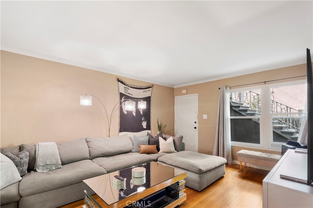 1334 E 1st ST Street 5