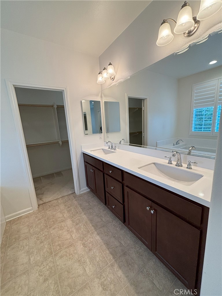 15801 Myrtlewood Avenue