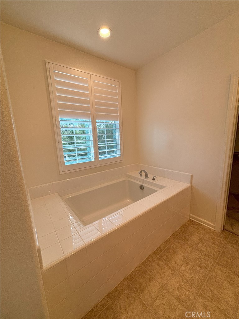 15801 Myrtlewood Avenue