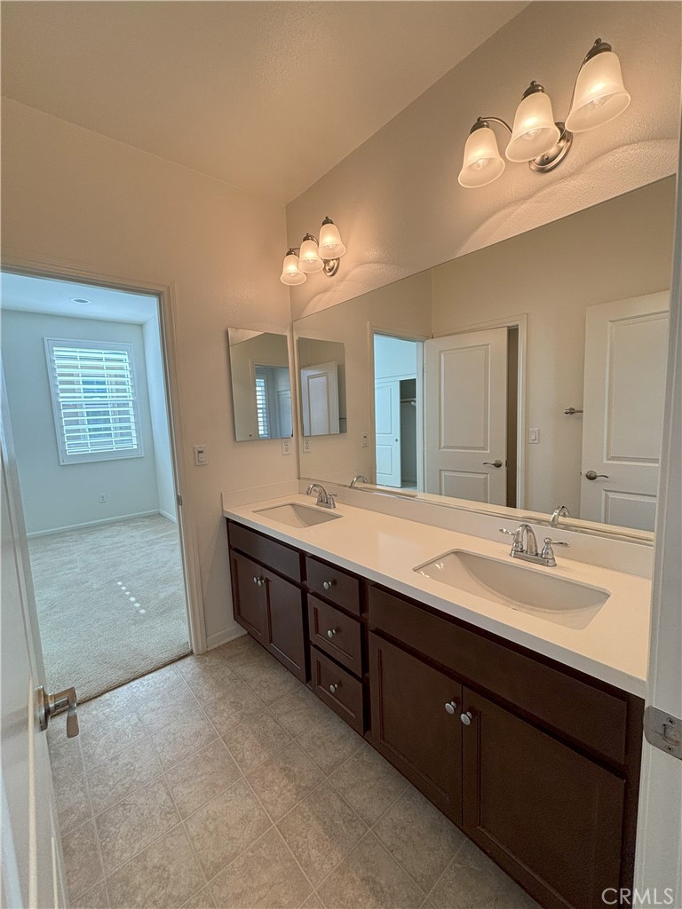 15801 Myrtlewood Avenue