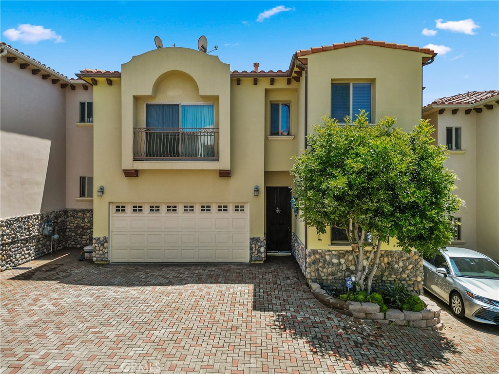 6920 Valmont Street 3