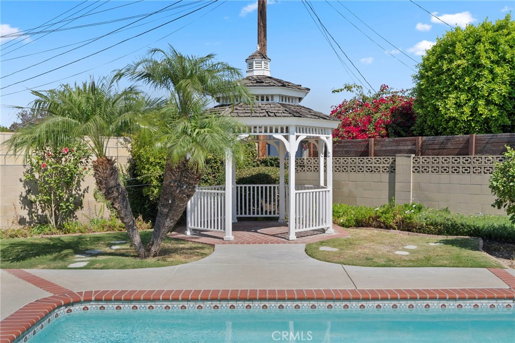 5242 Cedarlawn Drive