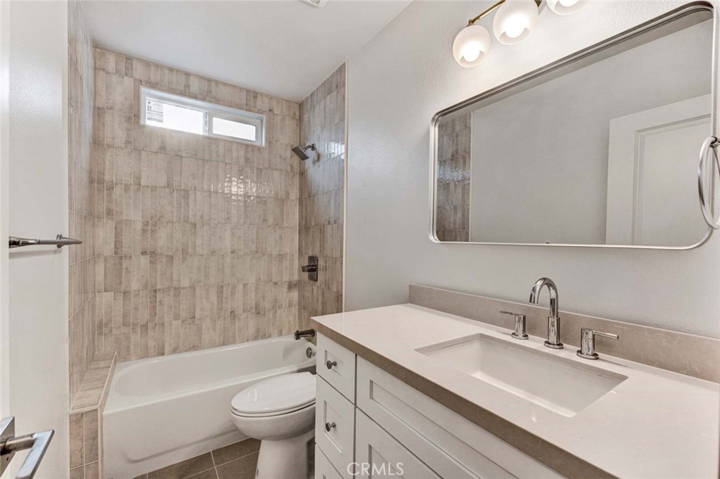 1226 W Walnut Street