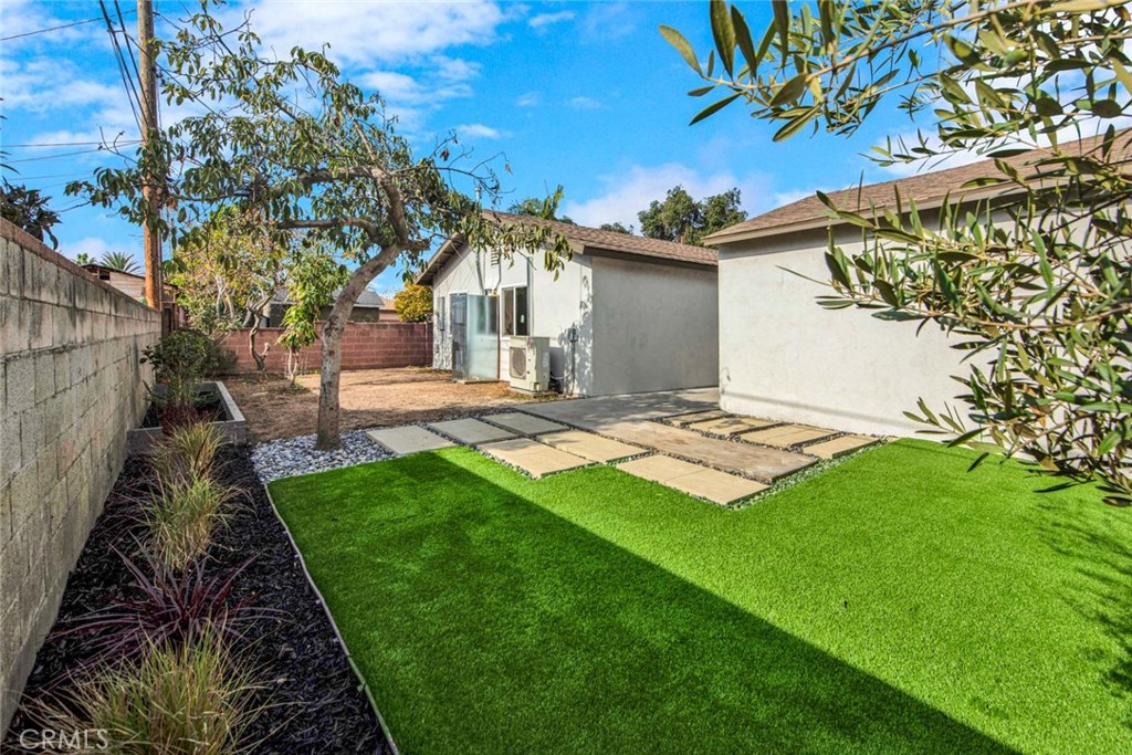 1226 W Walnut Street