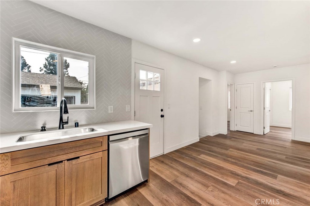 1226 W Walnut Street