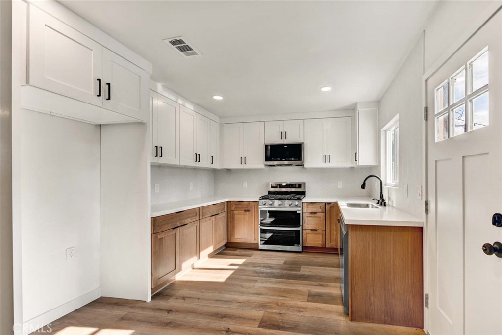 1226 W Walnut Street