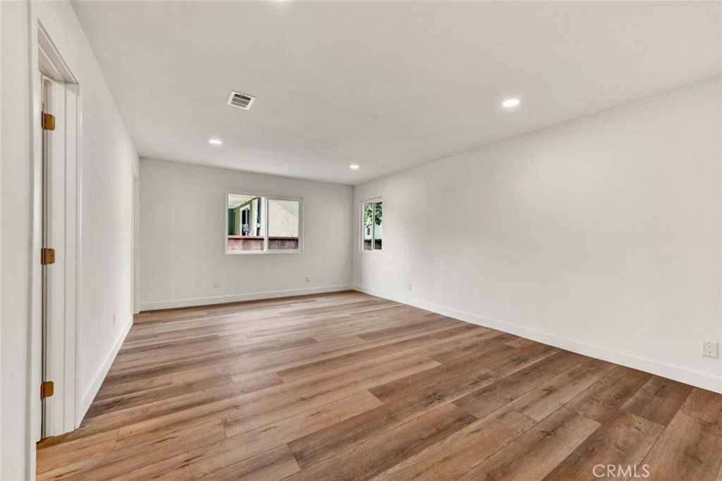 1226 W Walnut Street
