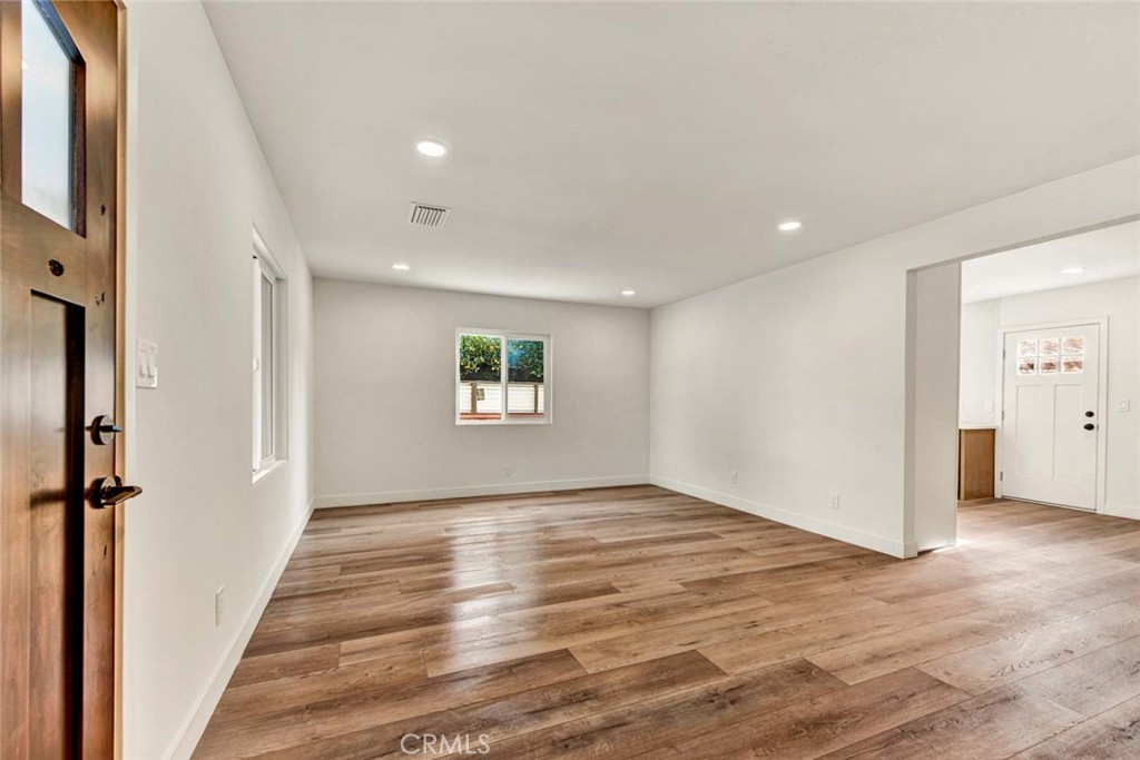 1226 W Walnut Street