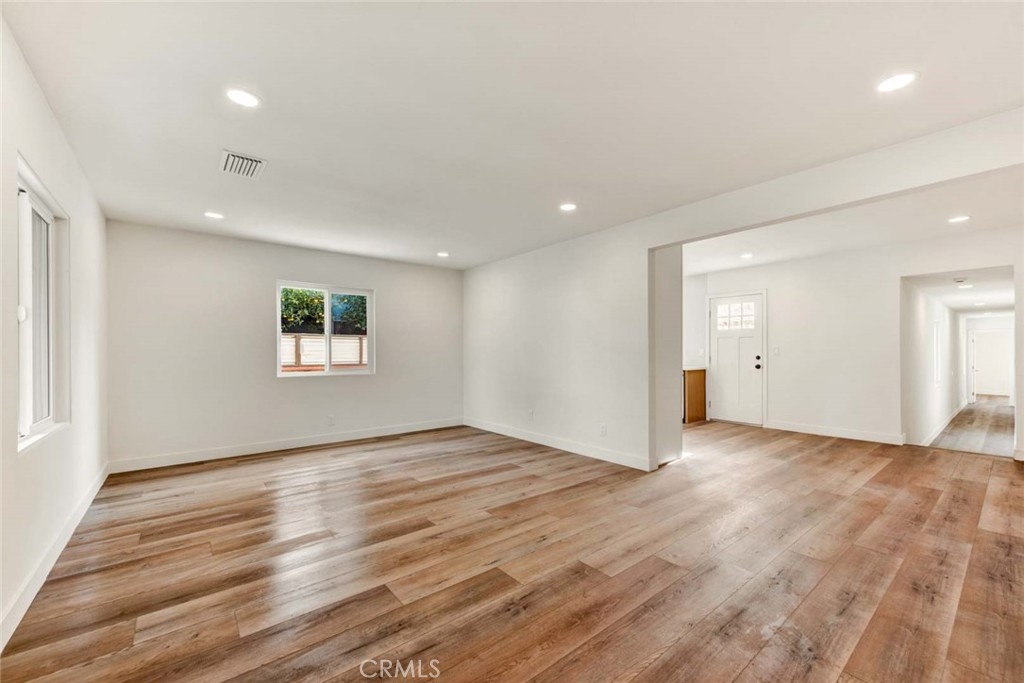 1226 W Walnut Street