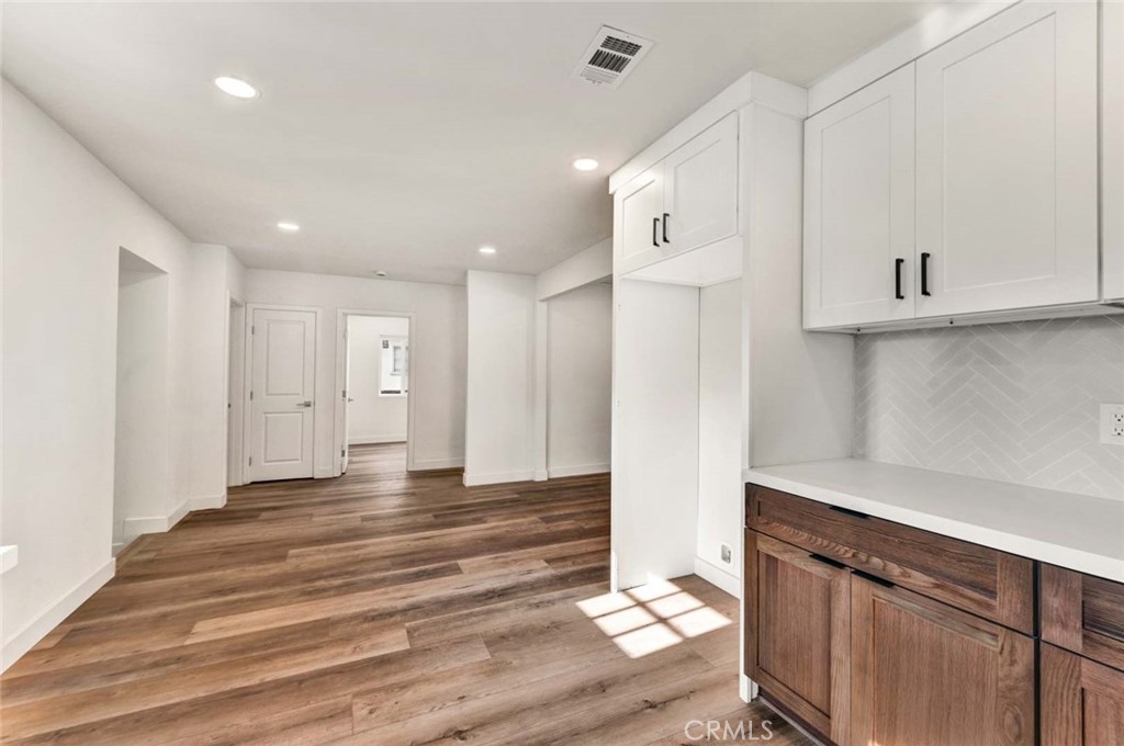 1226 W Walnut Street