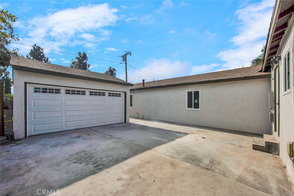 1226 W Walnut Street