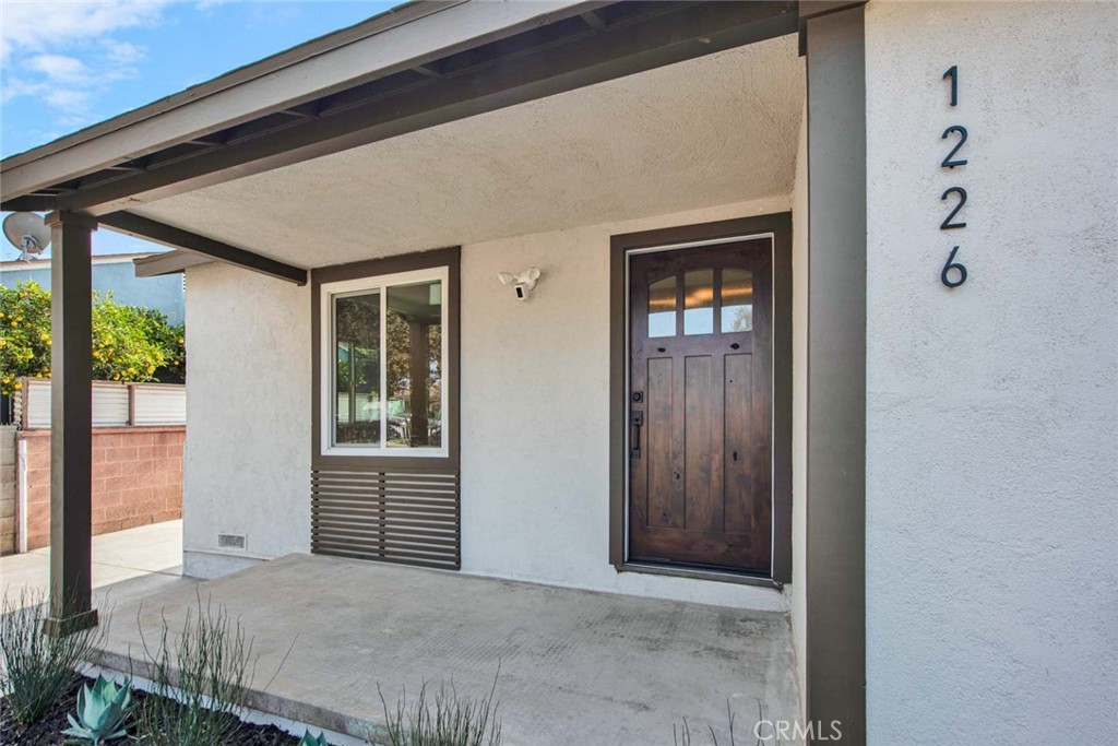 1226 W Walnut Street