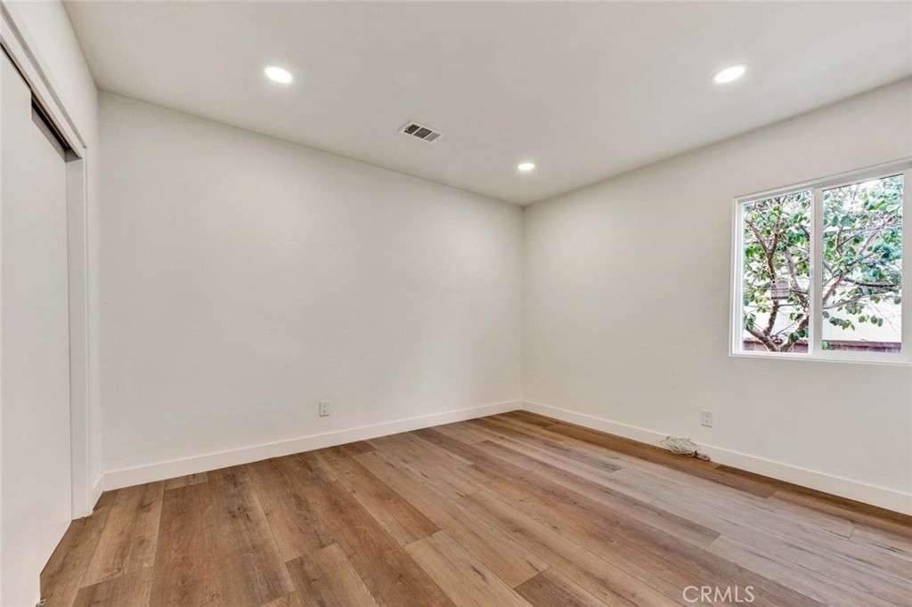 1226 W Walnut Street