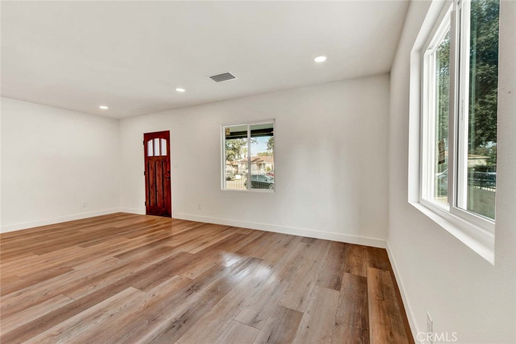 1226 W Walnut Street