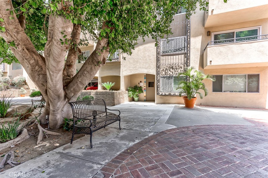6752 Hillpark Drive 301