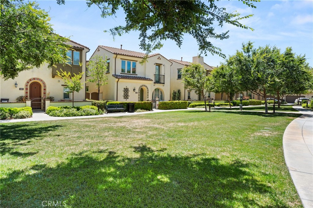421 Maravilla Lane