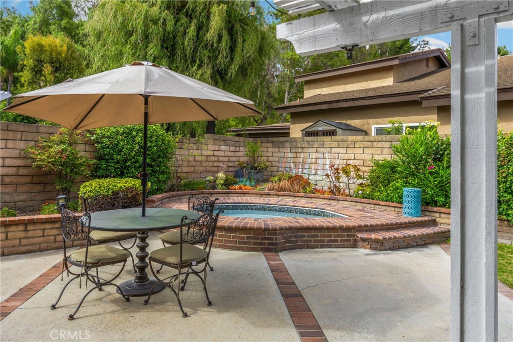 701 S Carriage Circle