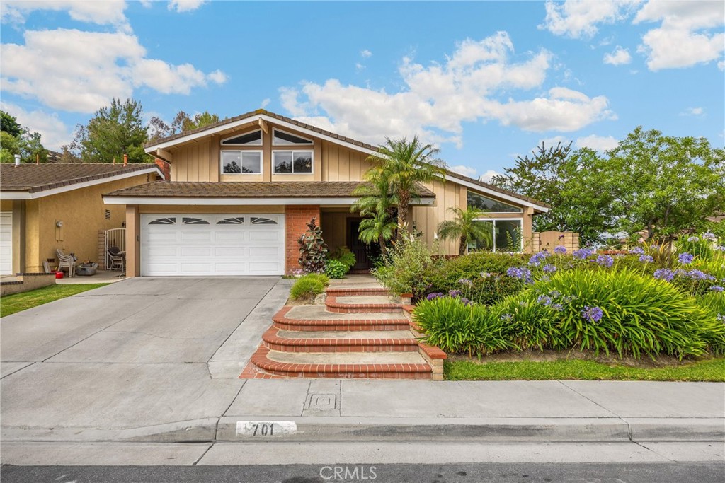 701 S Carriage Circle