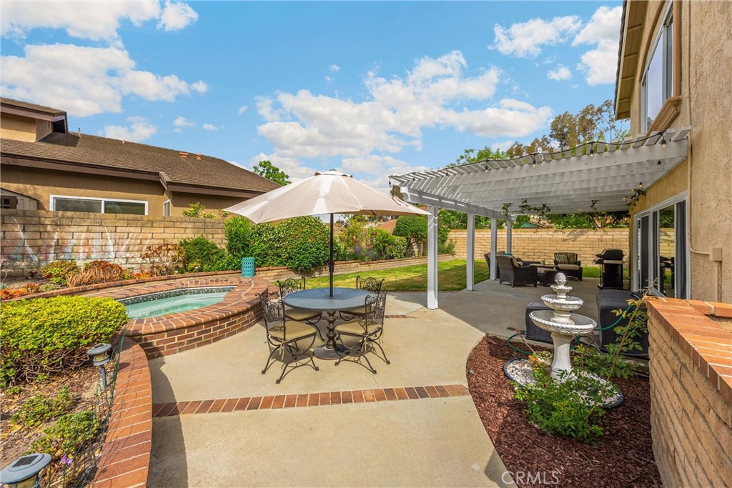 701 S Carriage Circle